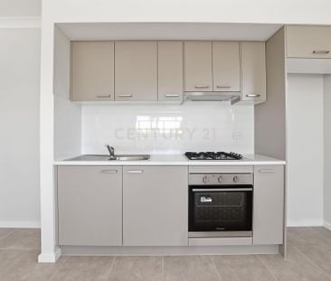 Brand New and Modern - Photo 5