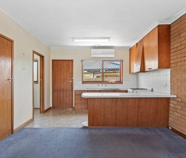 ONE BEDROOM LIVING IN BALLARAT NORTH - Photo 1