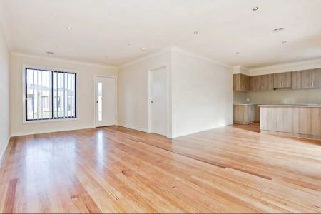 Low-Maintenance Living in the Heart of Wyndham Vale - Photo 3