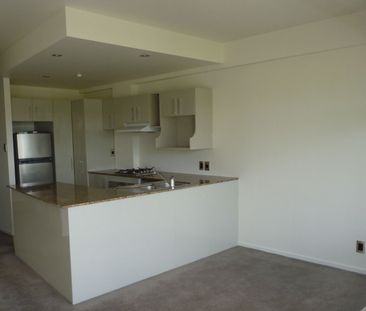 Resort Style Living In Parnell - Photo 2