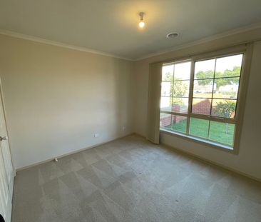 1/10 Banksia Grove, Tullamarine VIC 3043 - Photo 3
