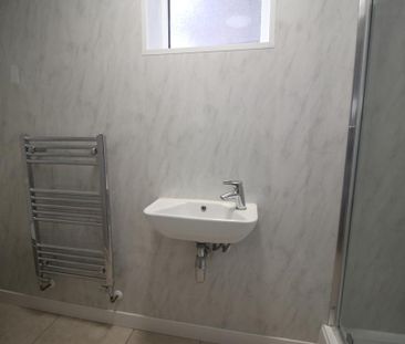 1 bedroom ground floor flat to rent - Photo 4