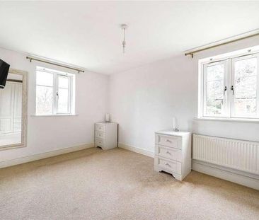 Sandy Lane, Woking, Surrey, GU22 - Photo 5