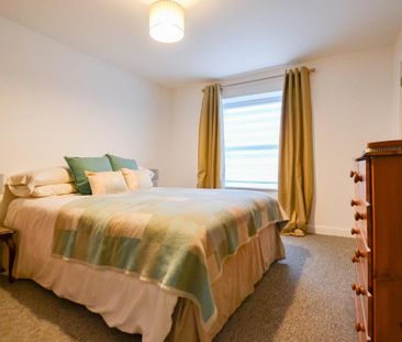 3 bedroom end of terrace house to rent - Photo 4