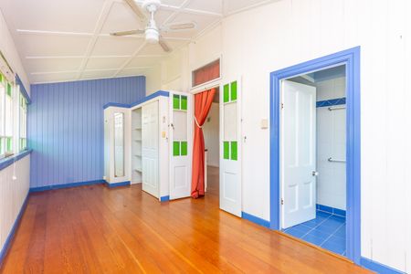 1 Louis Street, Redcliffe QLD 4020 - House For Rent - $650 | Domain - Photo 4