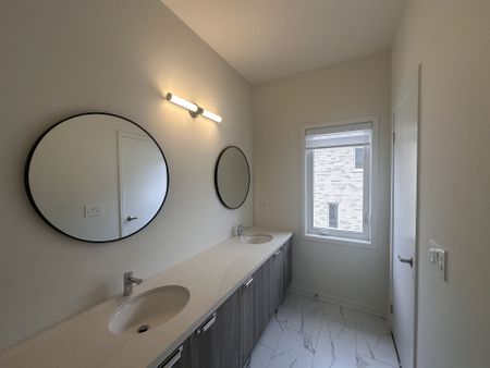 For Lease - 48 Helmkay Avenue, Richmond Hill, Ontario - Photo 5