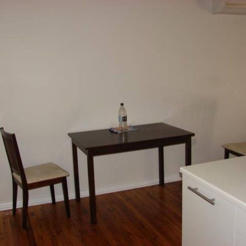 FULLY FURNISHED 1 B/R SELF CONTAINED RESIDENTIAL APPARTMENT - Photo 1