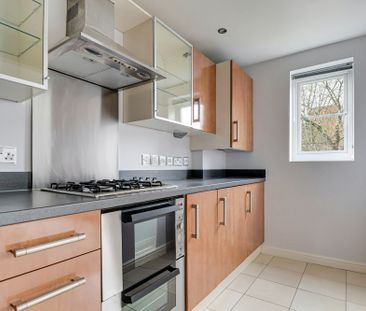 Mallard Mews, Harpenden, Hertfordshire, AL5 4UX - Photo 2