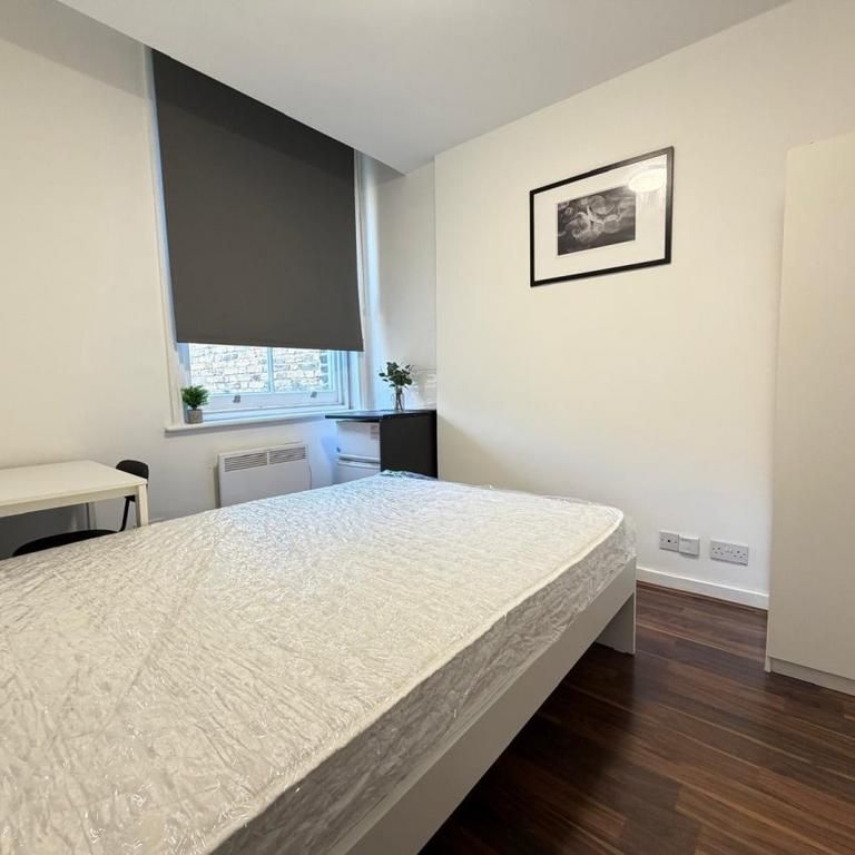 1 bedroom in a house share to rent - Photo 1