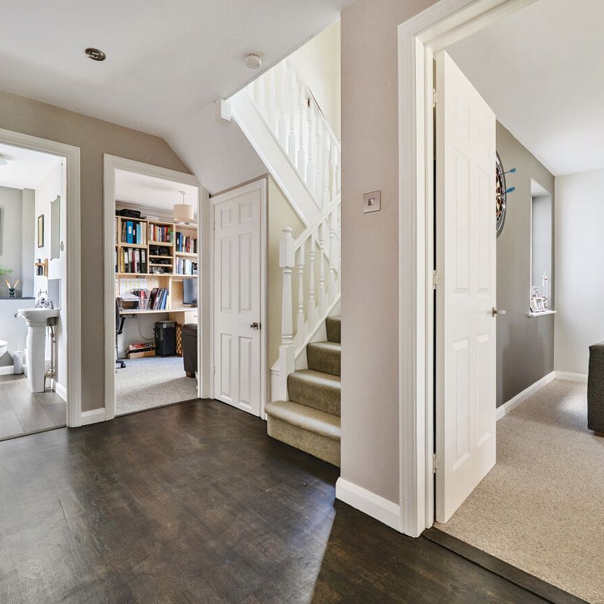 5 bedroom detached house to rent - Photo 1