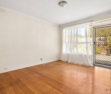 SPACIOUS | TWO BEDROOM | QUIET BLOCK - Photo 4