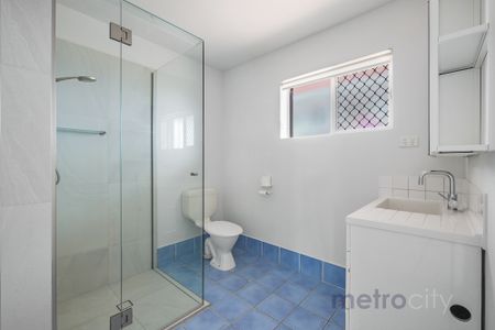 Bright, Breezy & Perfectly West End! - Photo 4