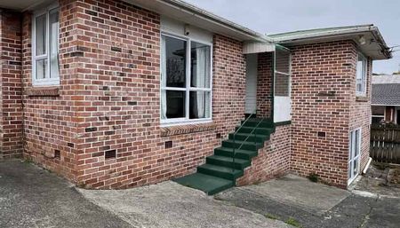 Freshly Renovated 4-Bedroom Home with Flexible Living & Ample Parking - Photo 4