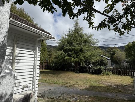 19 Wood Street, Wainuiomata - Photo 4