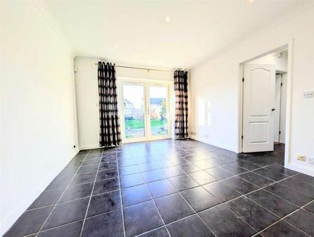 The Greenway, Cippenham, SL1 - Photo 3