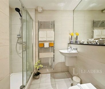 2 bedroom apartment to rent Channel Way, Southampton, SO14 - Photo 3