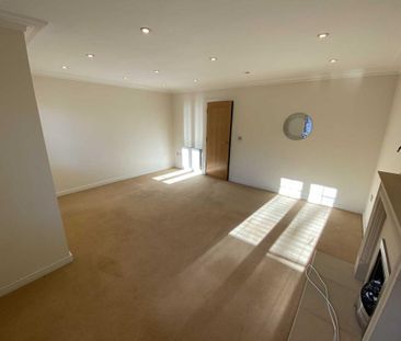 4 bedroom townhouse to rent - Photo 5