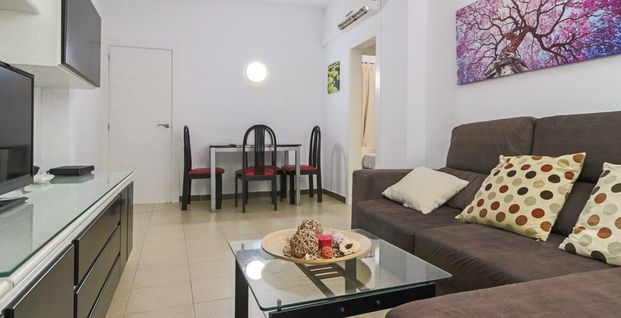 Newly renovated and furnished 2 minutes from Sagrada Familia. - Photo 1