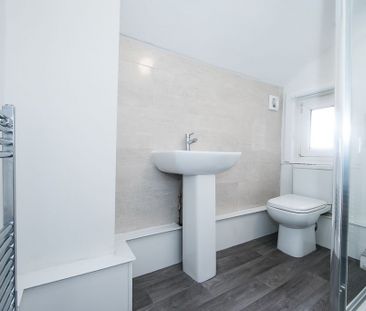 Manor Drive, Hyde Park, Leeds - Photo 2