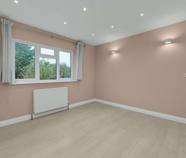 A newly refurbished three bedroom property combining generous livin... - Photo 3