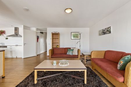 Nicely 2 bedroom apartment, terrace & harbor view - Photo 2