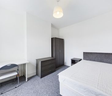 4 bedroom house to rent - Photo 2