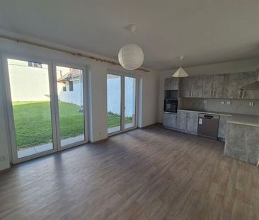 Pronájem bytu 1+kk ve Stochově, 39 m - Фото 1