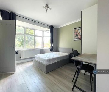 1 bedroom in a house share to rent - Photo 4