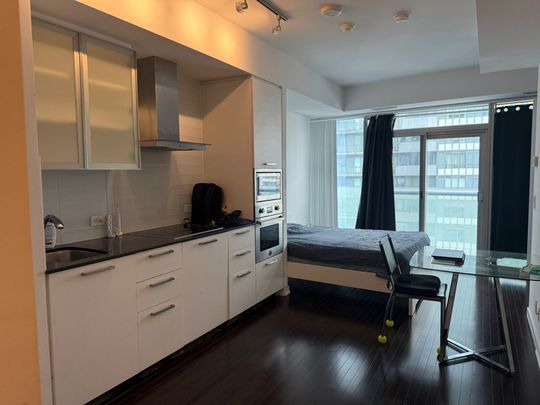For Lease - 14 York Street Unit# 4201, Toronto, Ontario - Photo 1