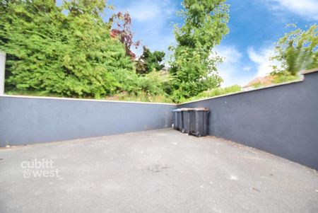 1 bedroom ground floor flat to rent - Photo 2