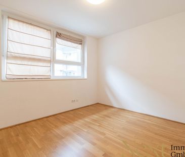 Lichtdurchflutete 4-Zimmer-Wohnung samt moderner Einbauküche und gr... - Foto 1