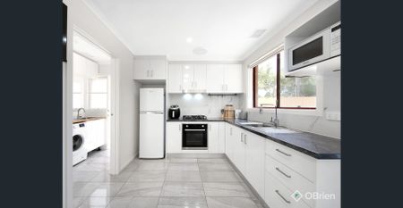 Beautifully Furnished 2-Bedroom Unit in Prime Oakleigh Location - Photo 5