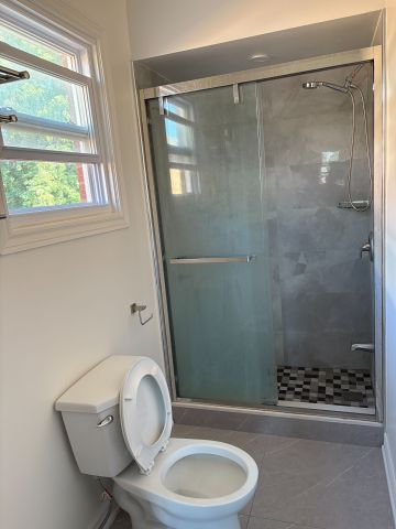 For Lease - 3153 Colonial Drive Unit# Bedroom C with Ensuite, Mississauga, Ontario - Photo 4