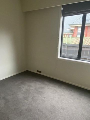 Queens Park - Photo 3