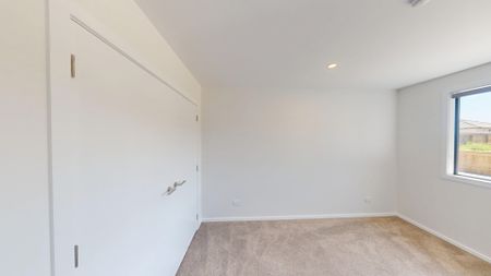 Springvale - 3 Bedrooms - Photo 4