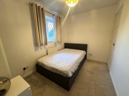 4 bedroom detached house to rent - Photo 4