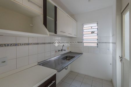 Casa em Condomínio com 4 quartos e 90m² para alugar em Centro, Canoas. - Photo 2