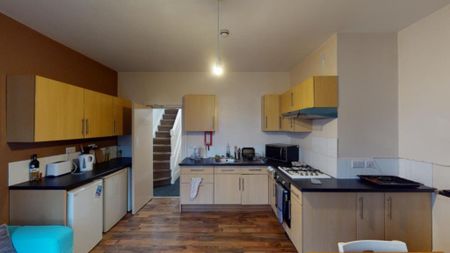 3 bedroom ground floor flat to rent - Photo 5