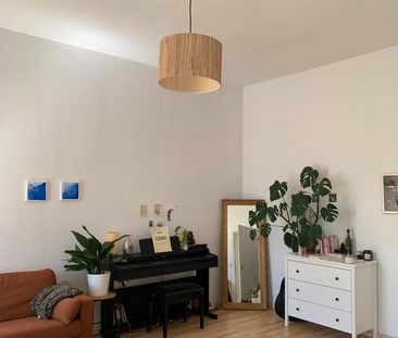 Helle möblierte Altbauwohnung mit Balkon in der Altstadt (Zwische - Photo 2