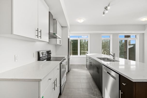 For Lease - 56 Thatcher Drive Unit# 56, Guelph, Ontario - Photo 1