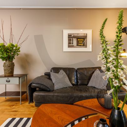 Nice Vintage Living - Photo 1