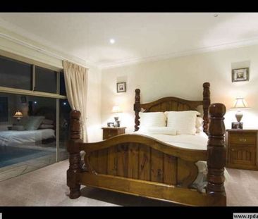 Large family home, 4 bedrooms + a study! - Photo 2