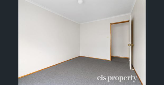 Spacious Five Bedroom Home - Photo 1