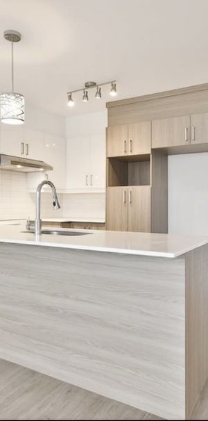* Lumineux 4,5 À LOUER LAVAL (Ste-Rose) - Photo 1