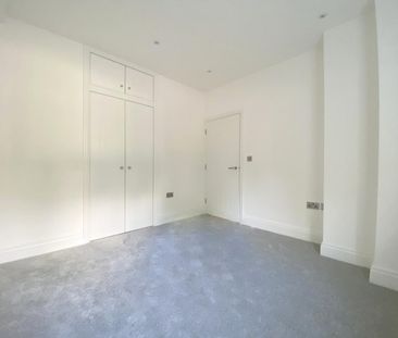 2 bedroom Flat To Let - Photo 2