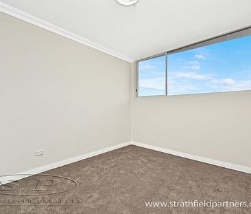 Luxury Two Bedroom Apartment - Photo 1