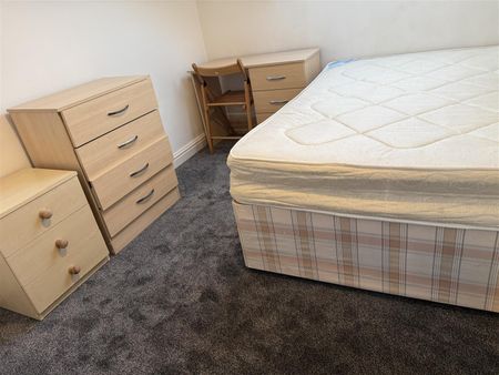 Warwick Street, Newcastle upon Tyne - Photo 5