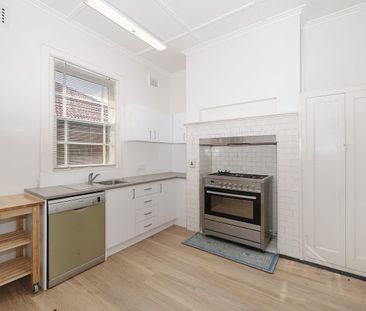 CLASSIC BRICK BEAUTY IN A CENTRAL MAITLAND LOCATION - Photo 4