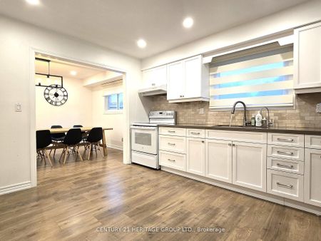 For Lease - 897 Caldwell Street, Newmarket, Ontario - Photo 2