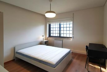 Quarto em vivenda renovada Braga centro 10min da UM